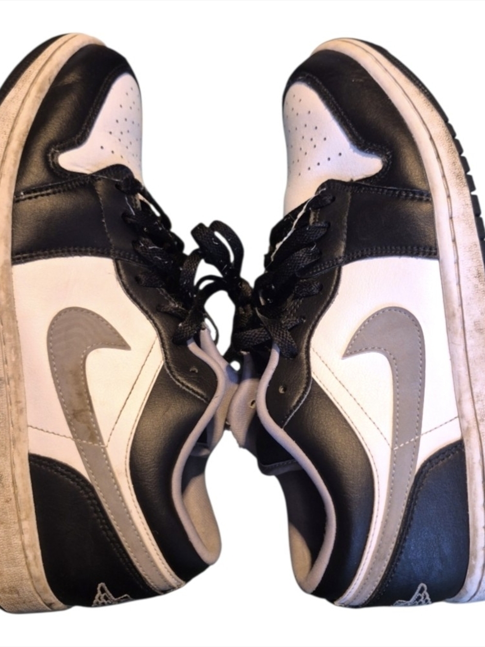 Nike Men’s Black, White and Gray Low-Top Sneakers